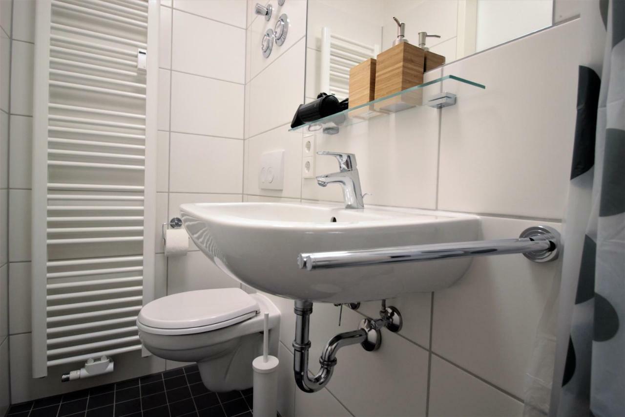 Studio - Balcony, Netflix, Hospital Proximity Apartment Würzburg