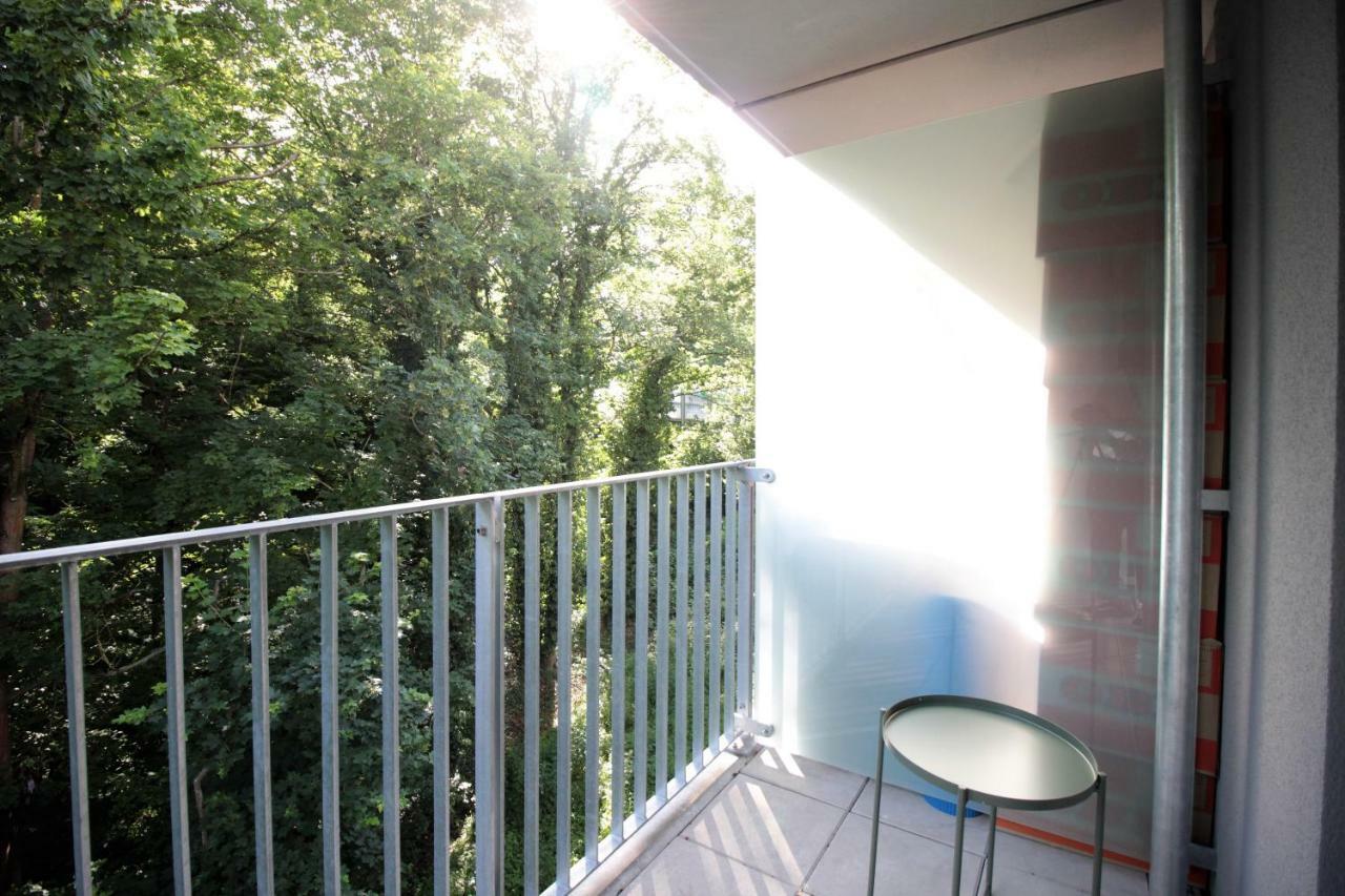 Studio - Balcony, Netflix, Hospital Proximity